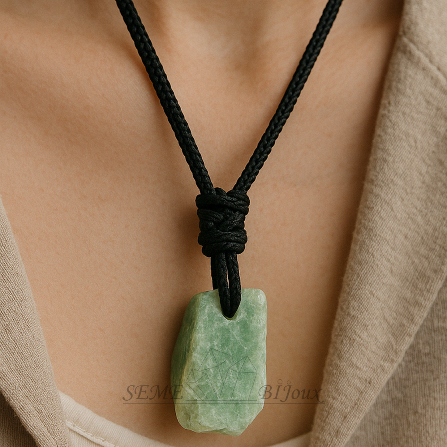 Pendentif Pierre Brute en Cristal Naturel | Énergie Authentique de la Nature Amazonite